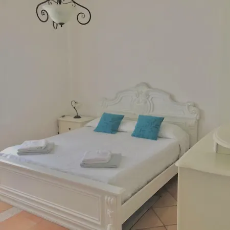Turchese Con Giardino Apartment *
